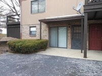 Building Photo - One Bedroom 1st Floor Condo  - Pet Friendl...