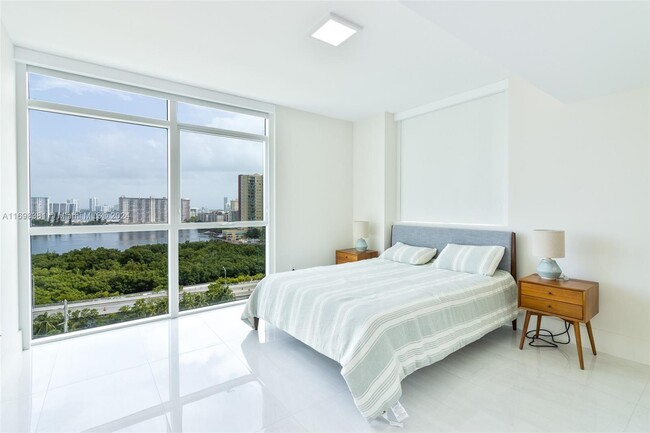 Building Photo - 400 Sunny Isles Blvd