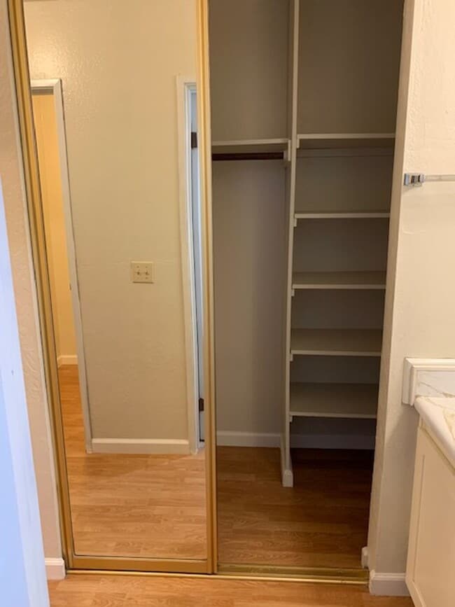 Building Photo - Great 1 Bedroom, 1 Bath second level Golden Oaks Condo in Monterey