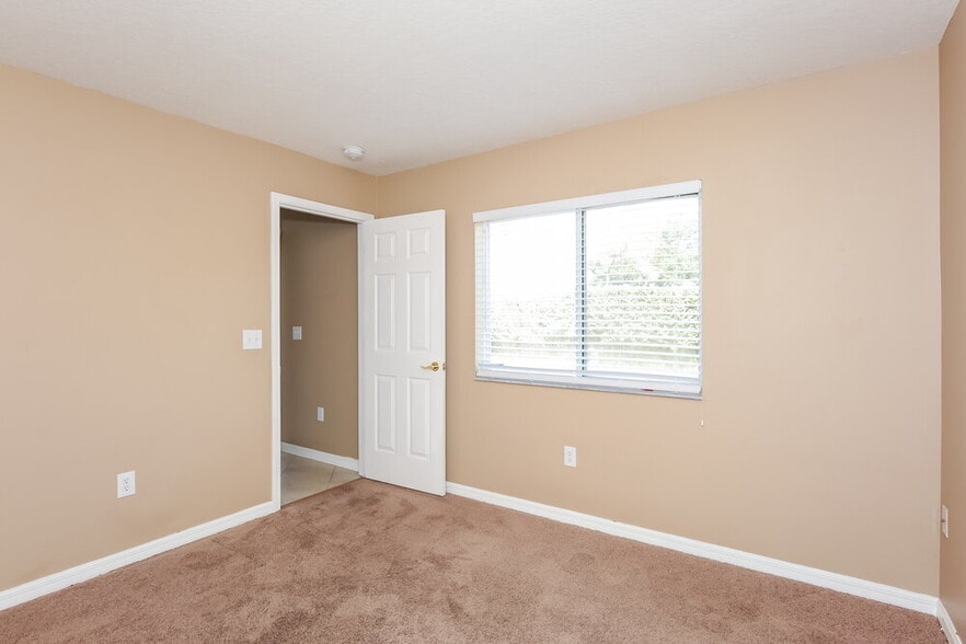 Building Photo - 11018 Whitecap Dr