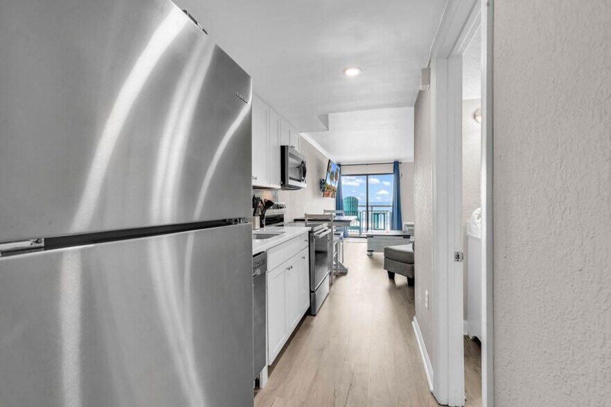 Building Photo - 2001 S Ocean Blvd