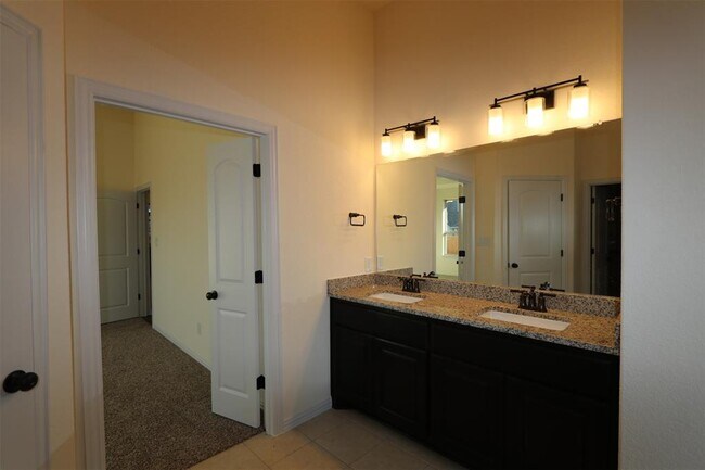 Building Photo - 3305 Amerigo Pl