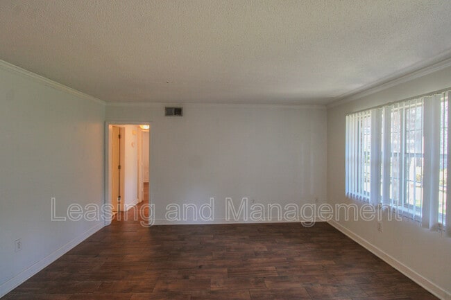 Building Photo - 516 Arlington Dr