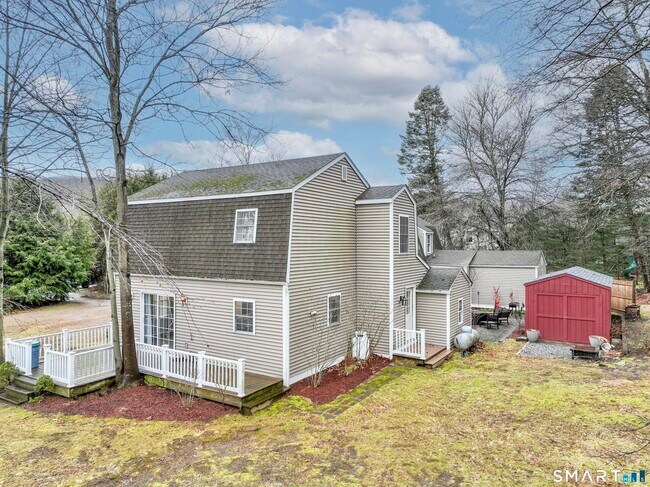 Building Photo - 8 Oak Tree Ln