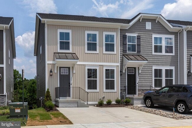 Building Photo - 5041 Bigleaf Rd