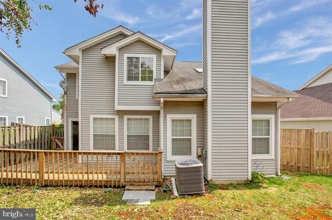 Building Photo - 4325 Lord Fairfax Ct