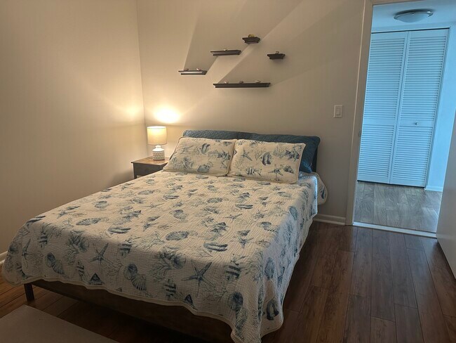 2nd bedroom - 2936 Lake Shore Dr