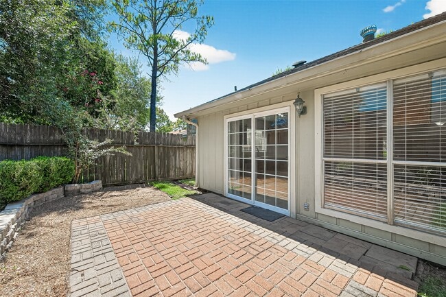 Building Photo - 4650 Glenvillage St