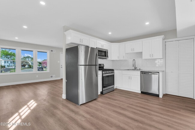 Building Photo - 117 Schooner Ave