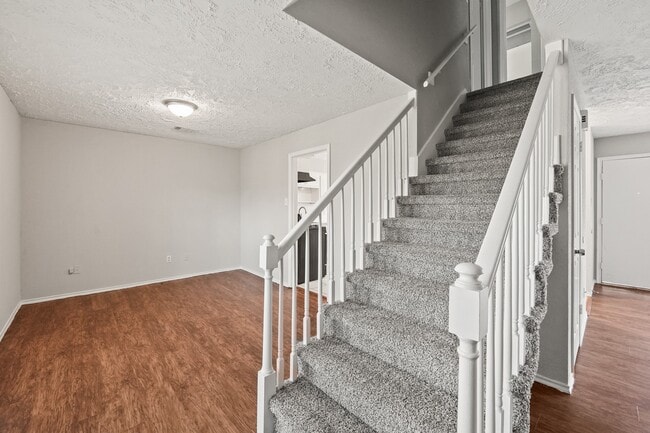 Building Photo - 22714 Powell House Ln