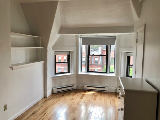 Building Photo - 248 Newbury St