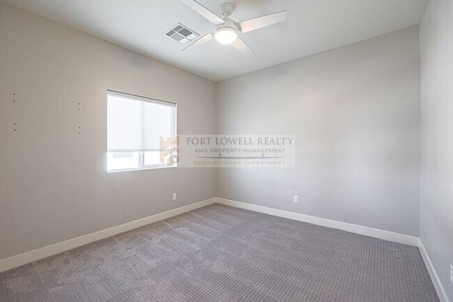 Building Photo - Amazing Rental in Lower Arcadia available ...