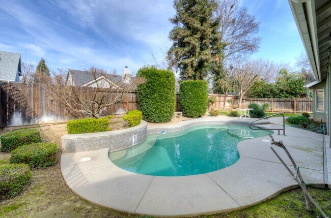 Building Photo - 139 Athens Ave