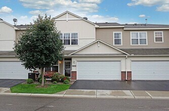 Building Photo - Gorgeous 2bed 2bath Townhome in Bailey’s Arbor