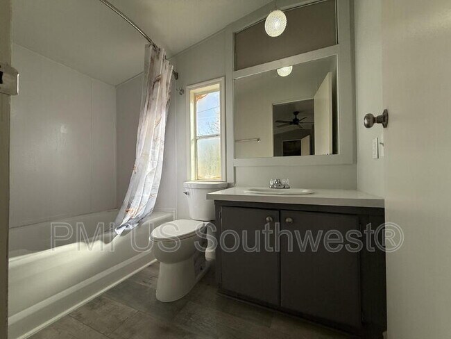 Building Photo - 314 Riverwood Ln