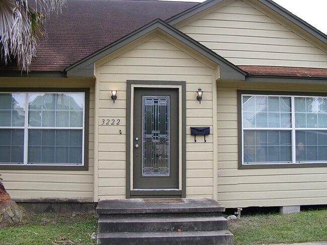 Building Photo - 3222 Winbern St