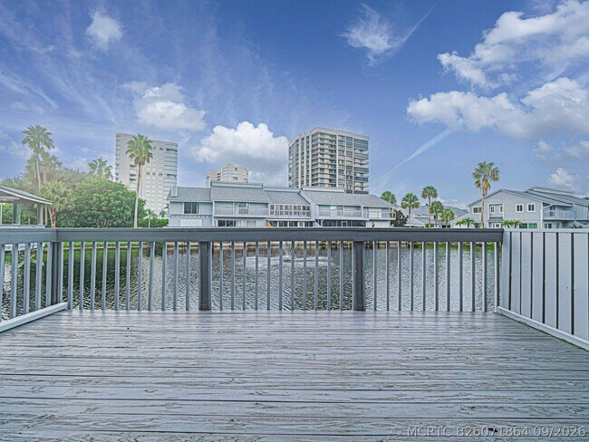 Building Photo - 4949 N Hwy A1A