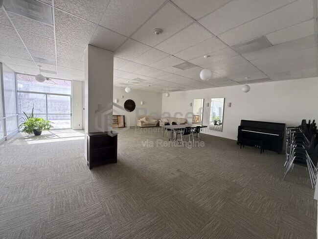 Building Photo - 515 S 1000 E