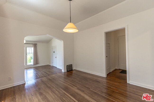 Building Photo - 650 Maltman Ave