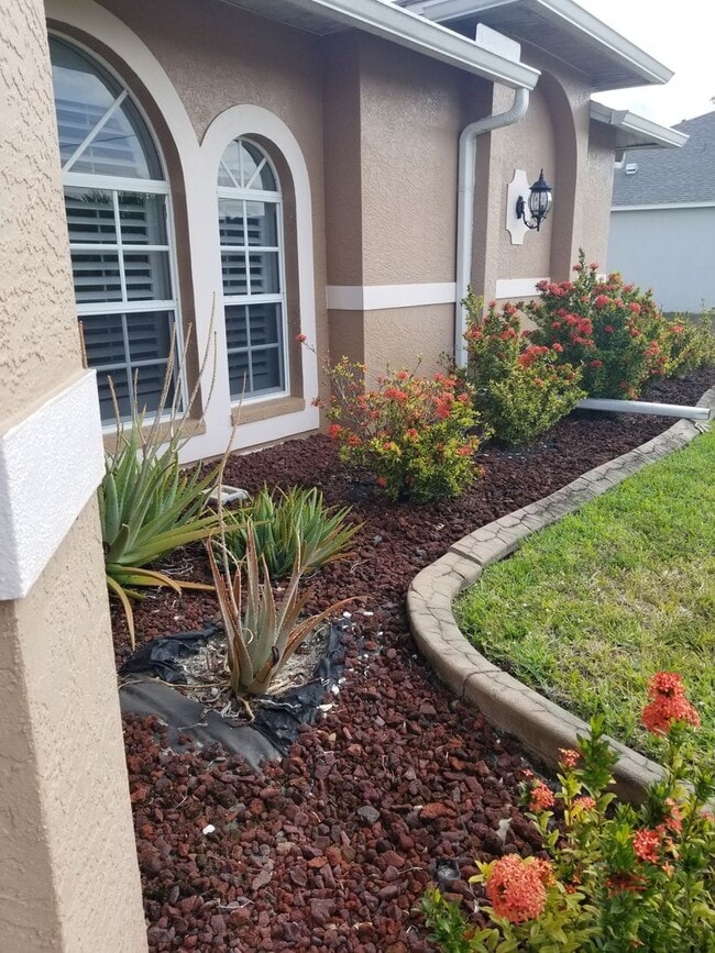 Building Photo - 2321 SW 19th St