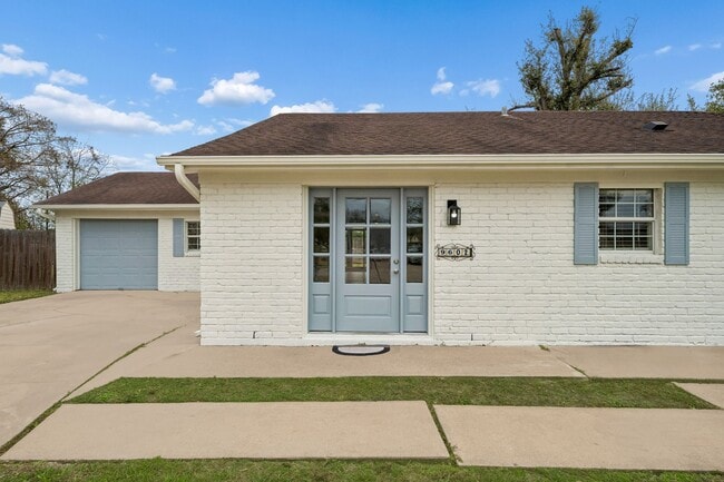 Building Photo - 9602 Lawngate Dr