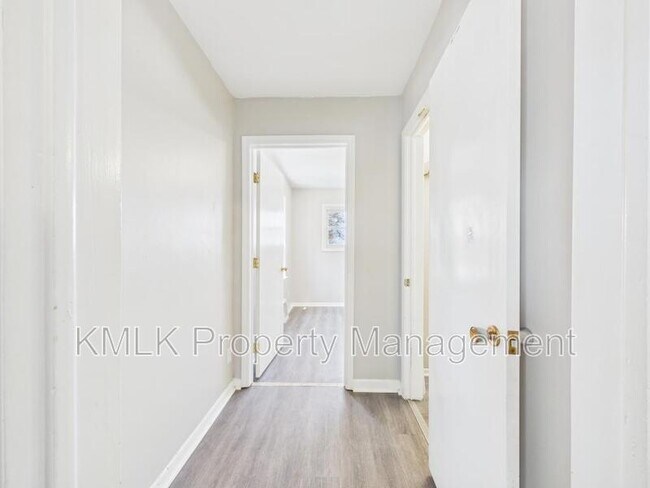 Building Photo - 429 Lovisa St