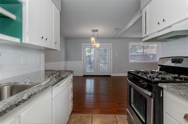 Building Photo - 2121 Travis Dr