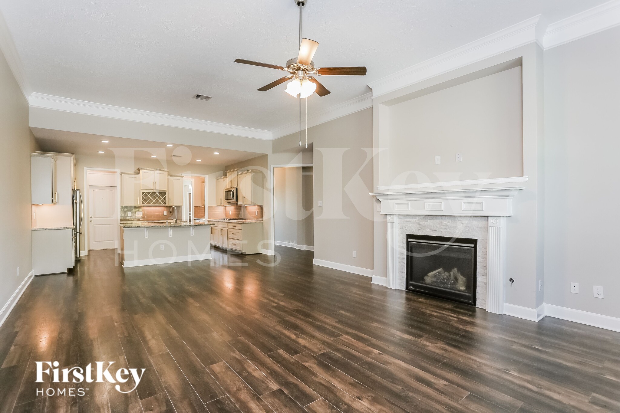 Building Photo - 9923 Oaklawn Dr