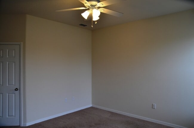 Building Photo - 7480 Azalea Cove Cir
