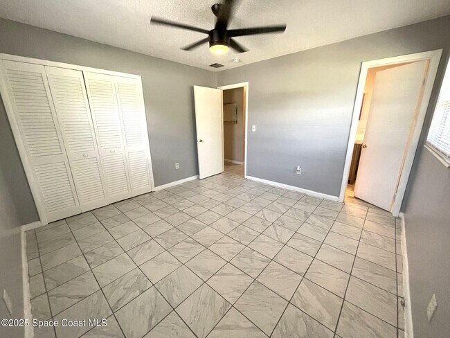 Building Photo - 1148 N Singleton Ave