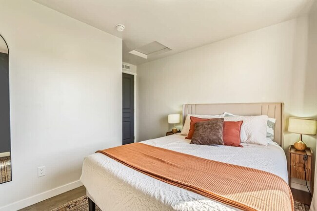 Building Photo - 103 N Voyage Ave