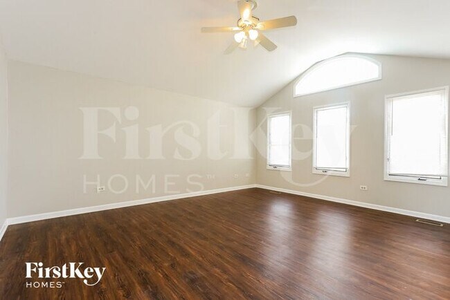 Building Photo - 2508 John Bourg Dr