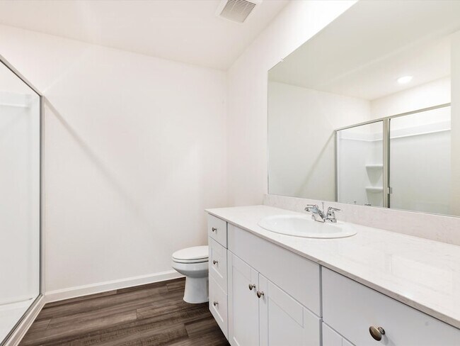 Building Photo - 2122 Mdw Pk Dr