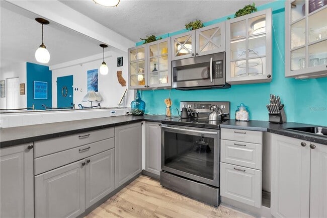 Building Photo - 3315 58th Ave S