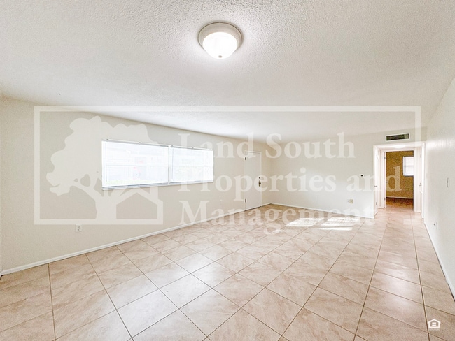 Building Photo - 738 Park Hill Ave