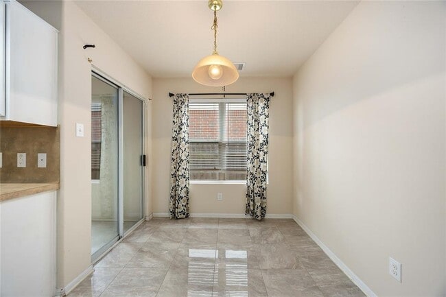 Building Photo - 29319 Alba Rose Dr