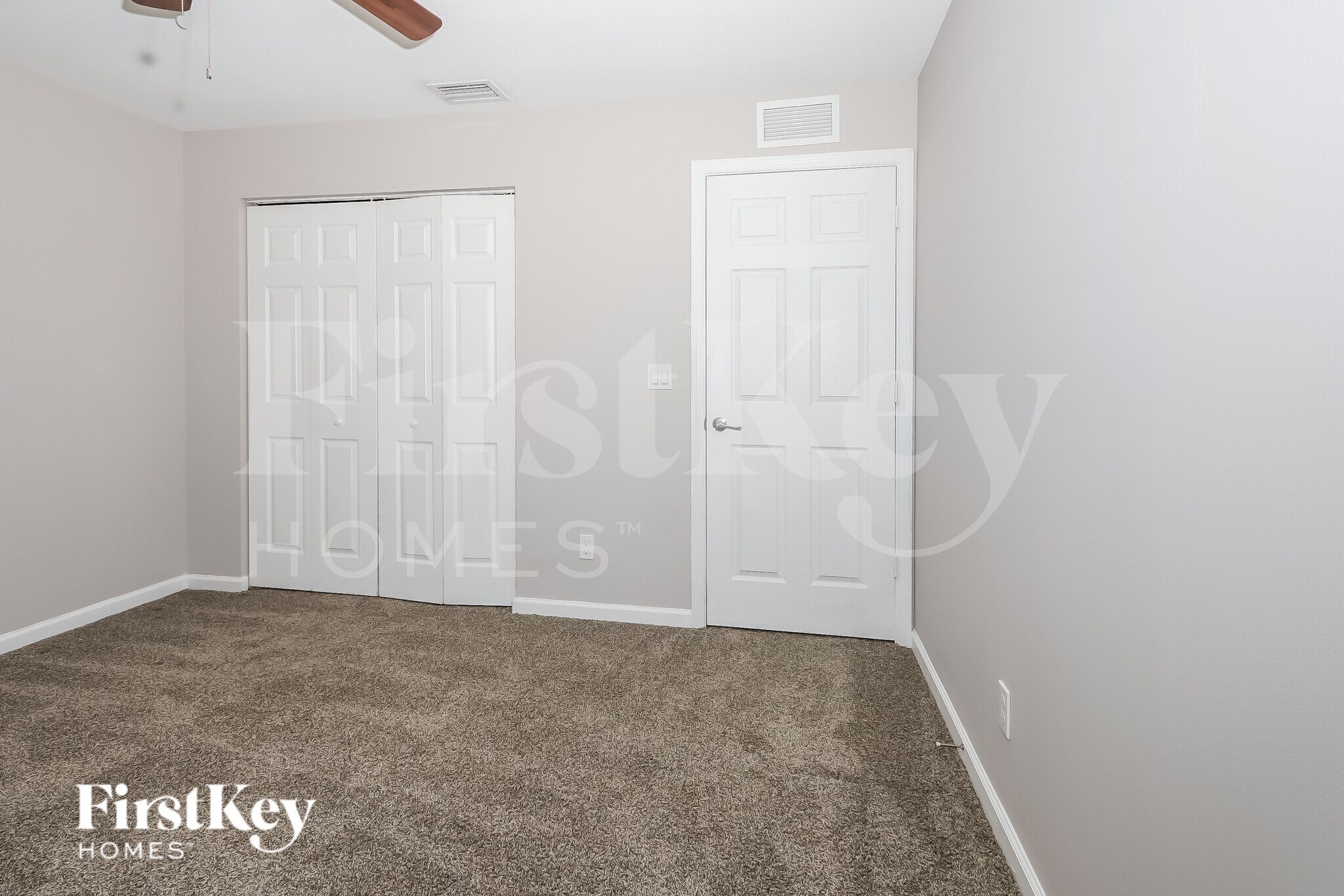 Building Photo - 820 SW Thrift Ave