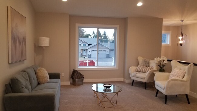 Building Photo - Single Family Home - Great location!