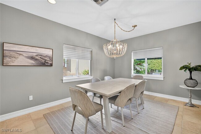 Building Photo - 740 5th Ave N