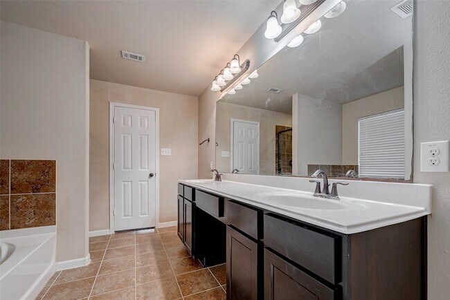 Building Photo - 2534 Grey Reef Dr