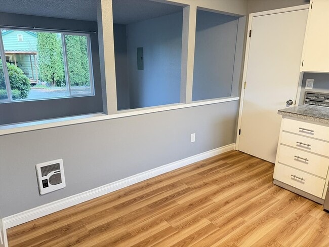 Building Photo - 1615 63rd St SE