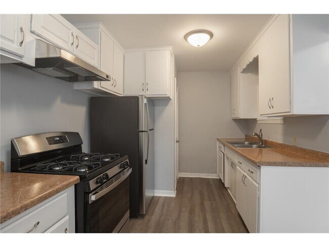 Building Photo - 5048 N Girard Ave