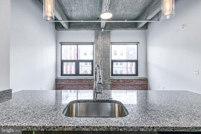 Building Photo - 4800 Brown St