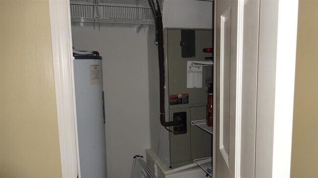 Building Photo - 1144 Delaney Ave