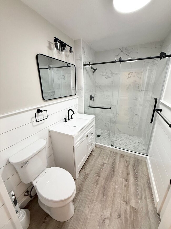 Building Photo - 18 Salina Rd