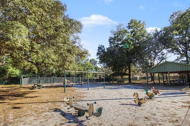 Building Photo - 5230 Richburg St