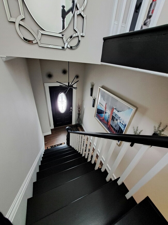 Building Photo - 14 Roy St