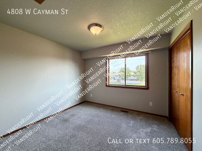 Building Photo - 4808 W Cayman St