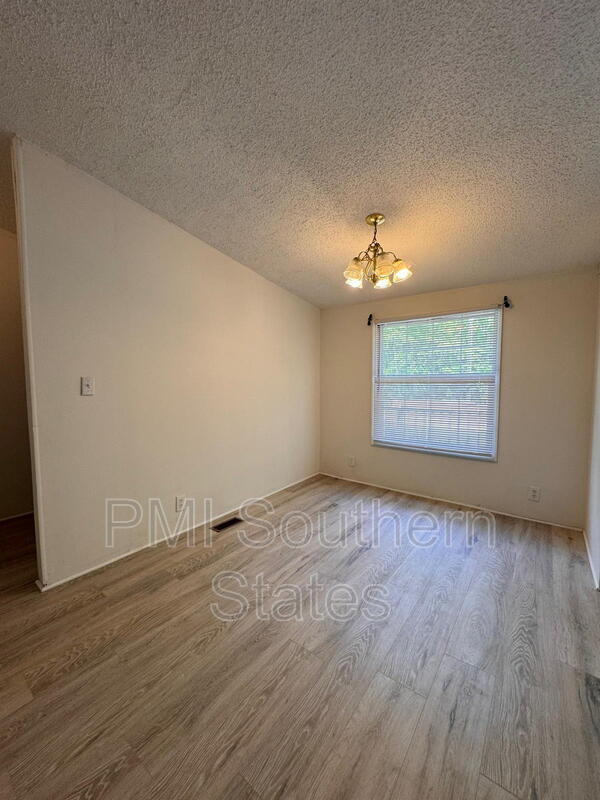 Building Photo - 9 Workman Dr
