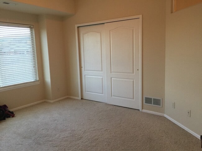 Building Photo - Beautiful Condo in Desirable Saddleback Ridge